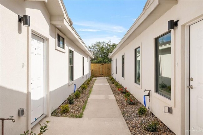 Photo - 14 W Harrison Ave Unit 4