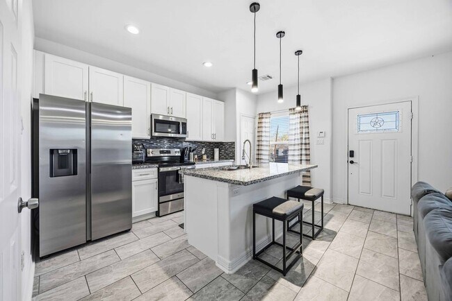 Photo - 3825 Easy St