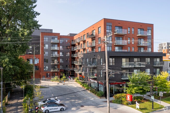 Building Photo - 2929 VICTORIA