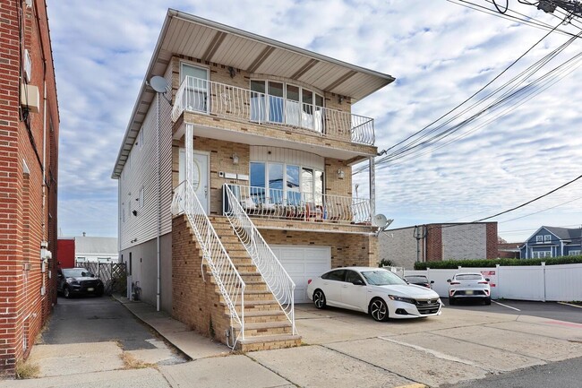 Photo - 1150 70th St