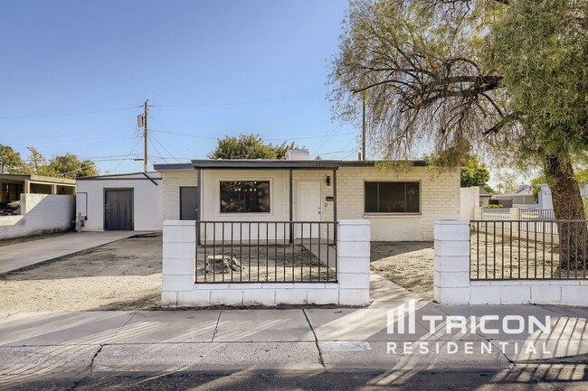 Photo - 7201 N 26th Ln House