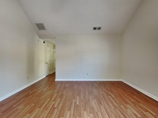 Photo - 1939 Redwood Trace