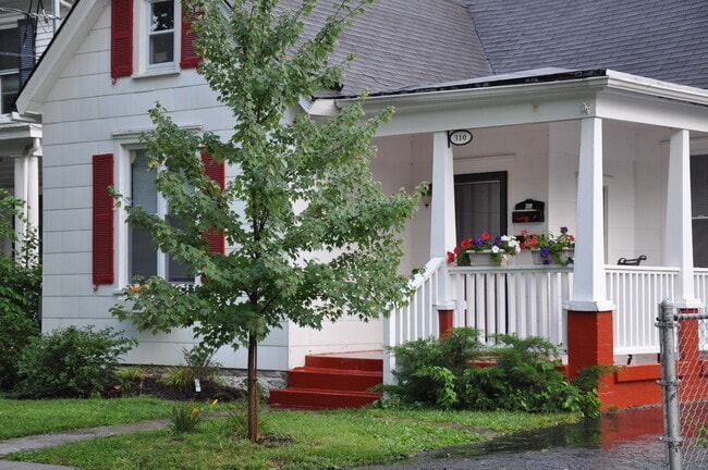 Photo - 310 S Broadway Park Unit B
