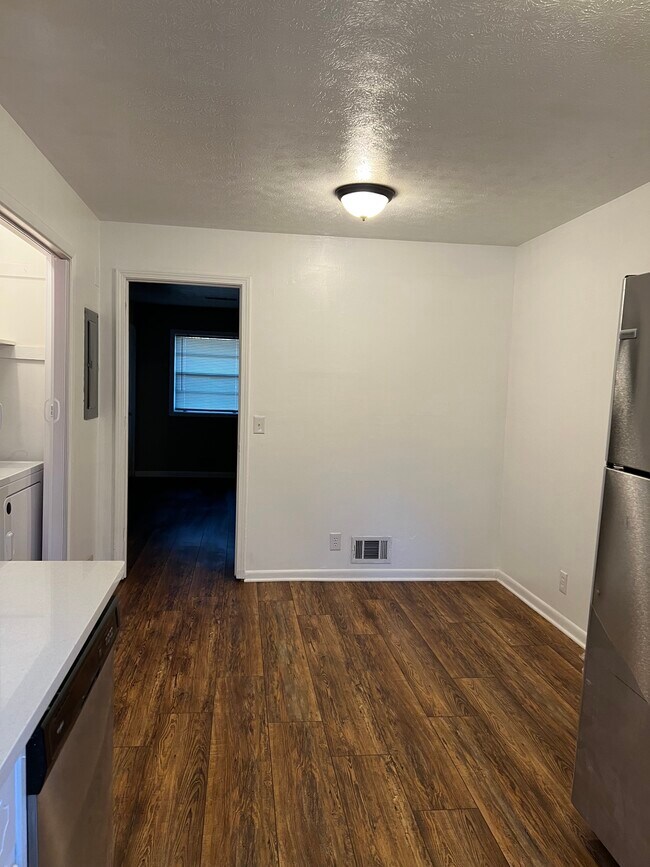 Photo - 2922 Skyland Dr NE