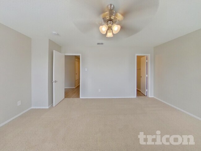 Photo - 4937 Waterford Dr