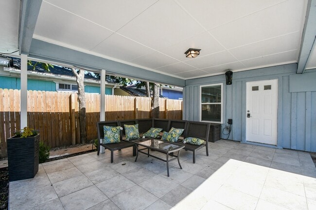 Building Photo - 4113 Edison St