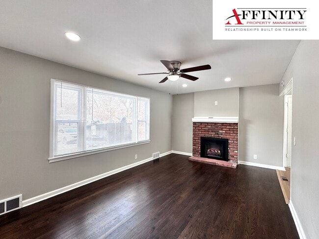 Photo - 5625 N Amoret Ave