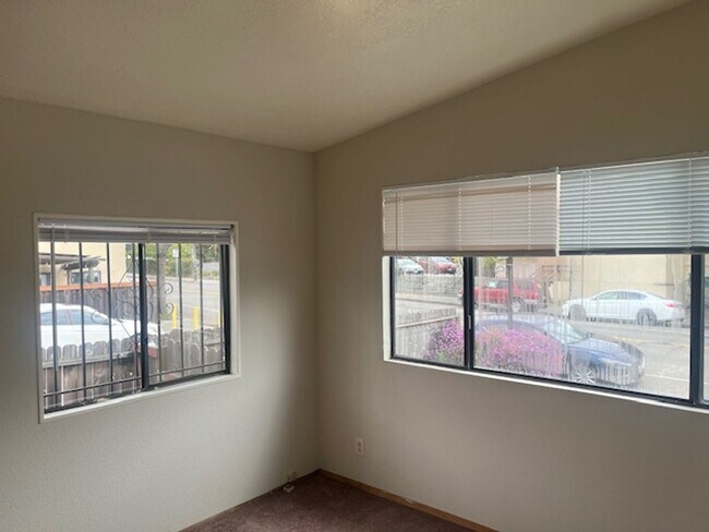 Photo - Three Bedroom in Temescal