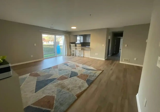 Building Photo - Condo in Eastport