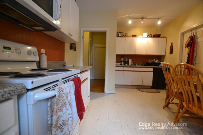 Photo - 17 Justin Rd Unit 1