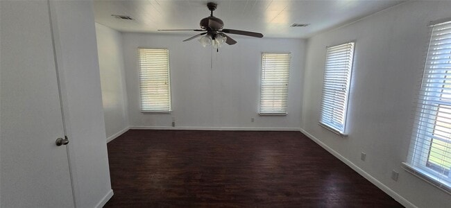 Building Photo - 2266 Young Rd