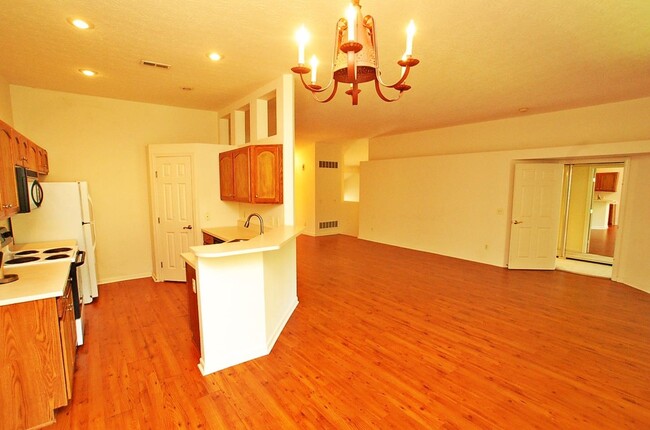 Photo - 4333 Marival Way