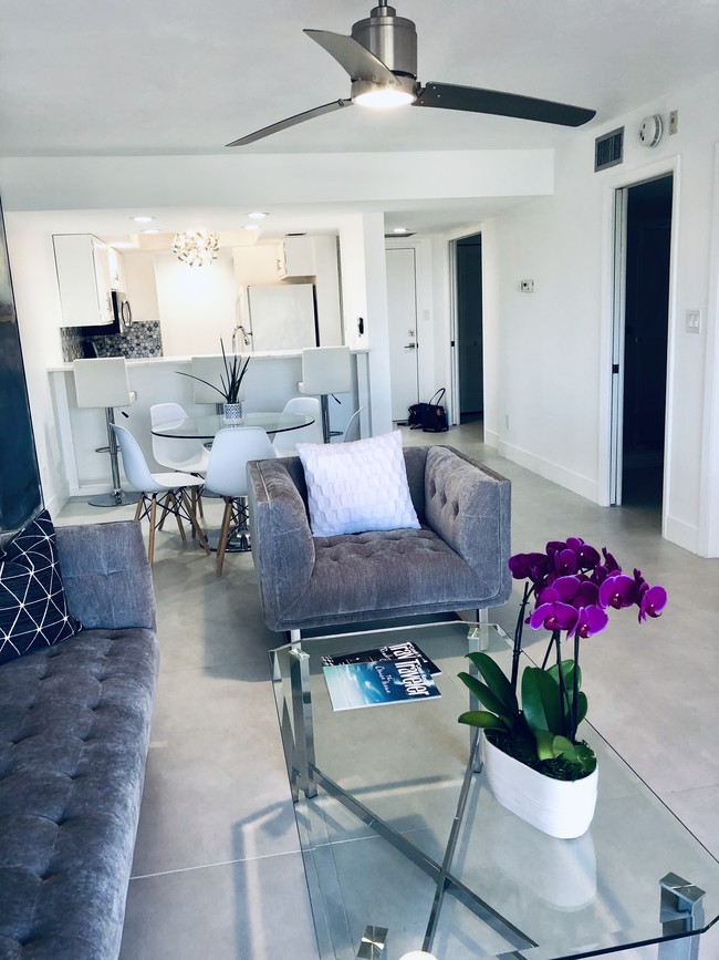 Photo - 25188 Marion Ave Unidad E202