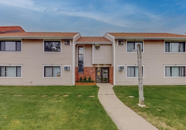 Building Photo - 3800 Bayside Dr Unit 2,