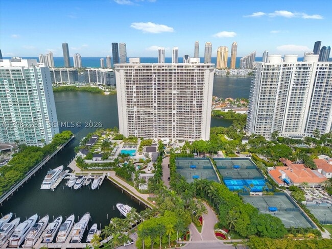 Building Photo - 7000 Island Blvd Unit L105