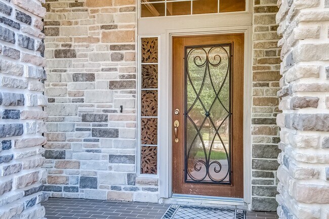 Photo - 18318 Hampton Hills Dr