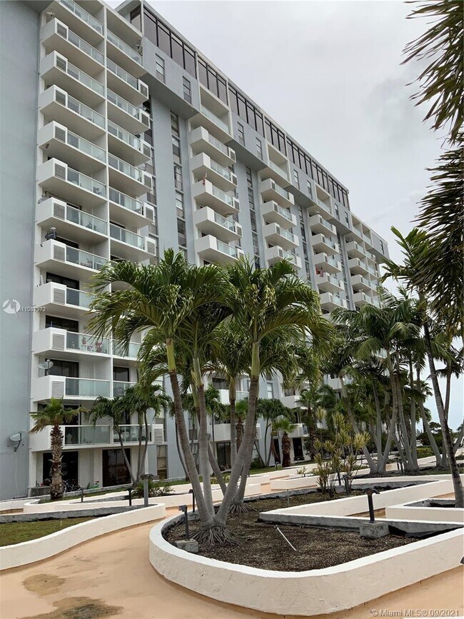 Apartments For Rent Near Florida International University Biscayne Bay Campus In North Miami Fl Forrent Com