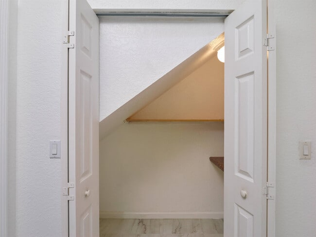 Photo - 463 School House Rd