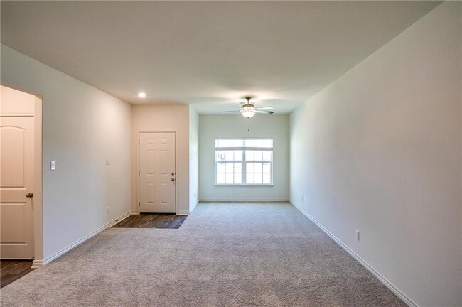 Photo - 220 Sunnymeade Ln