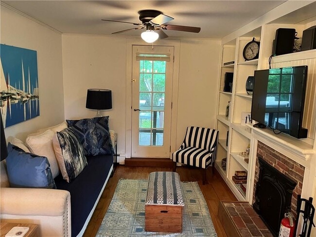 Photo - 381 3rd Beach Rd