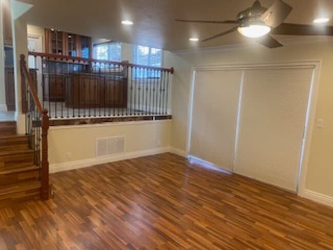 4 Bedroom, 2.5 Bathrooms - 4 Bedroom, 2.5 Bathrooms