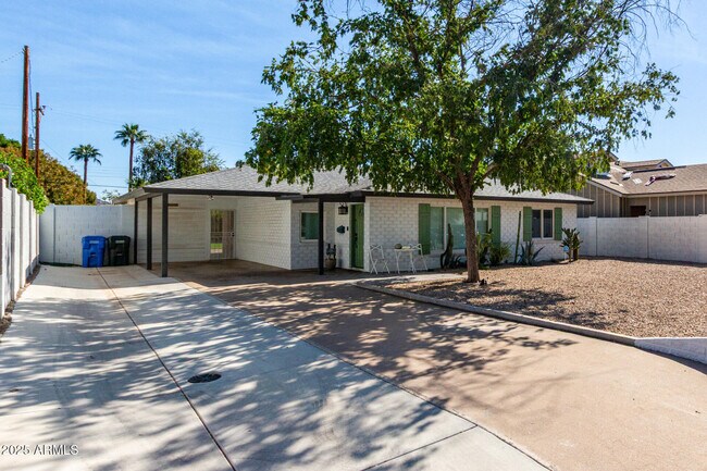 Photo - 6801 N 14th Pl