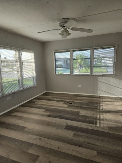 Photo - 203 48th Ave W