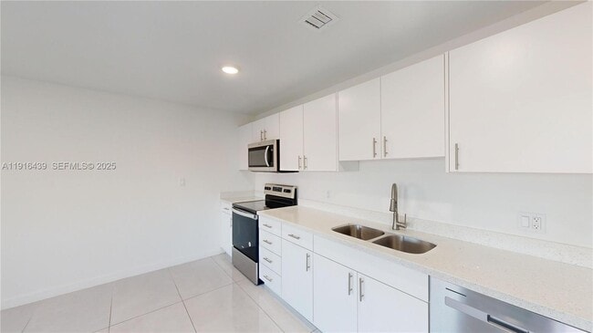Building Photo - 14546 SW 260th St Unit 14546