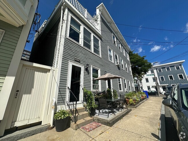 Building Photo - 332 Bunker Hill St Unit 3 Rental