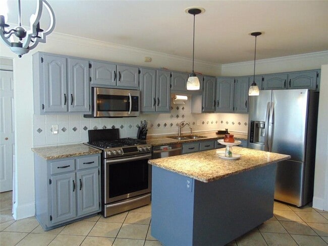 Photo - 22 Valley Creek Dr SW