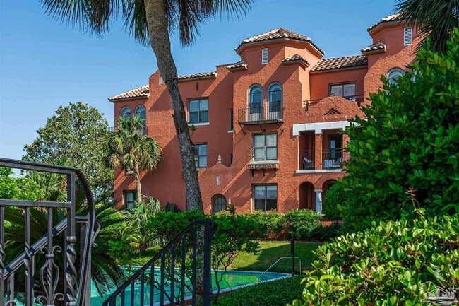 Building Photo - 2007 E Gadsden St Unit 102