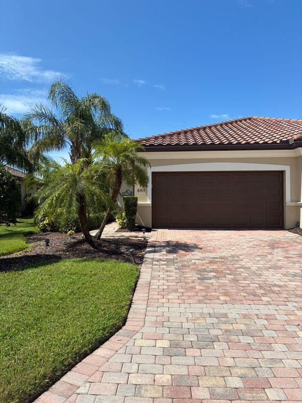 Photo - 6760 Willowshire Way Townhome