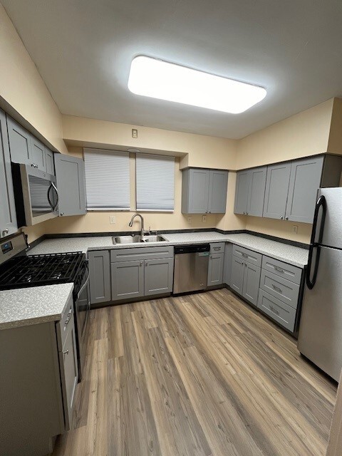 Building Photo - 6637 Dalzell Plz