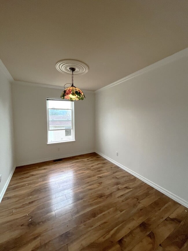 Photo - Three Bedroom In Great Location