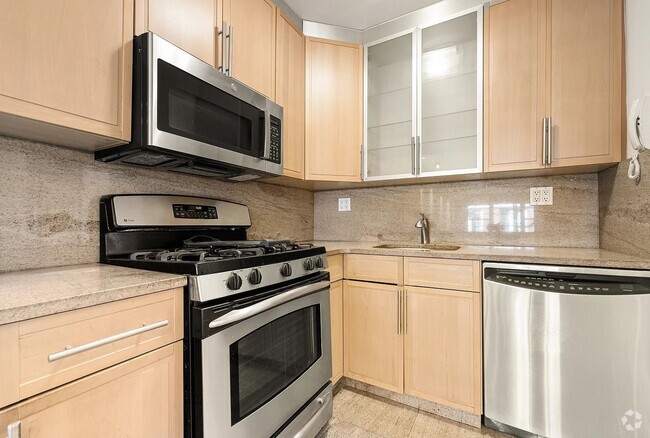 Building Photo - Spacious 1 Bedroom 1 Bathroom  Available Unit 6H Rental