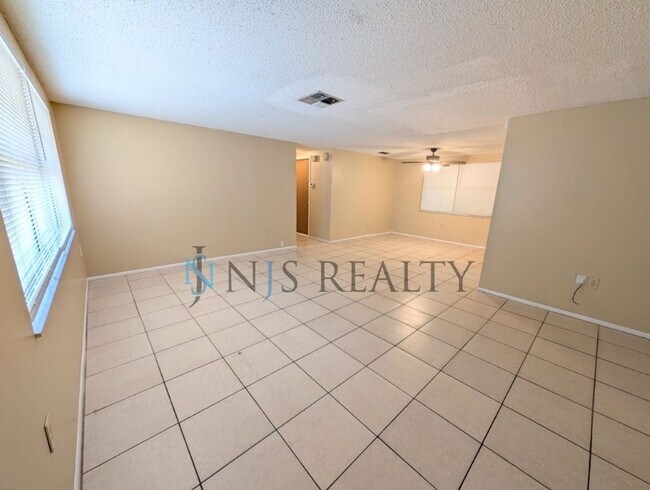 Photo - 11621 Meadow Dr