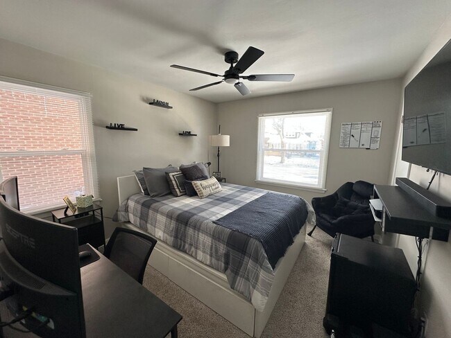 Photo - 2915 N 54th St Unidad 2915-Lower