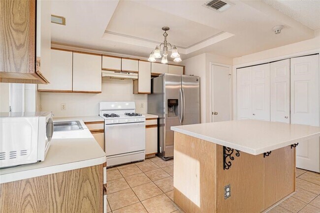 Building Photo - 2810 Grants Lake Blvd Unit 801