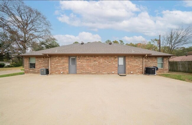 Photo - 271 Lawrence Rd