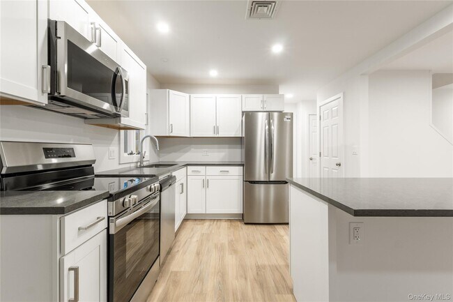 Photo - 10 Overbrook St