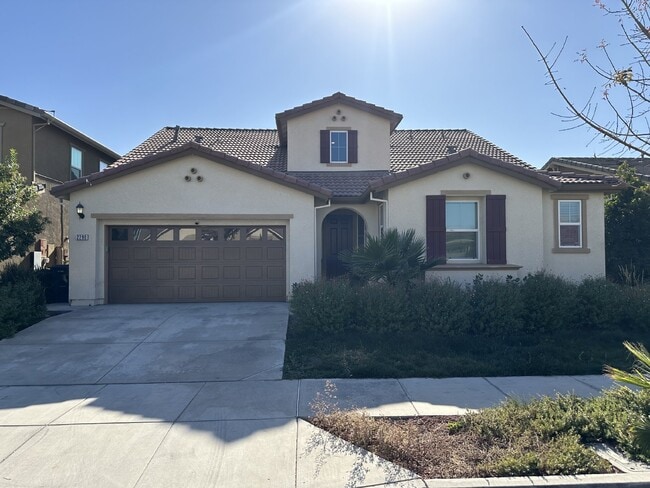 Building Photo - Beautiful 4 Bed, 3 Bath Home in Perfect Tracy Location