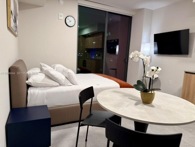 Photo - 121 NE 5th St Unit 901B