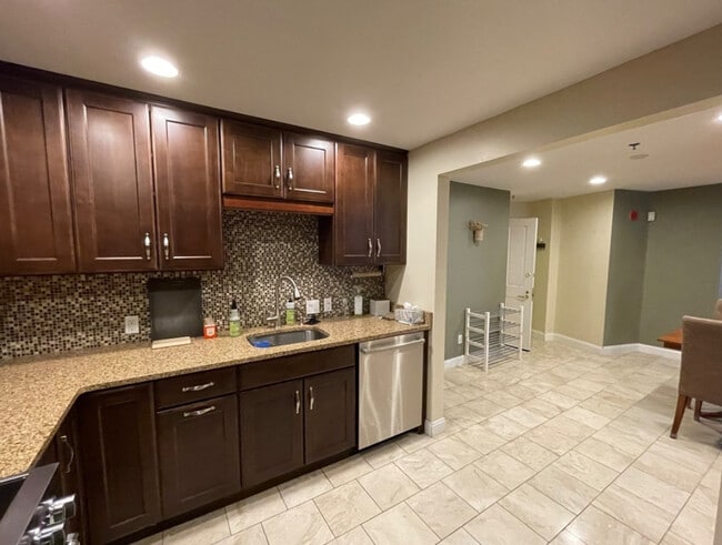 Photo - 240 Devonshire St Unit 3