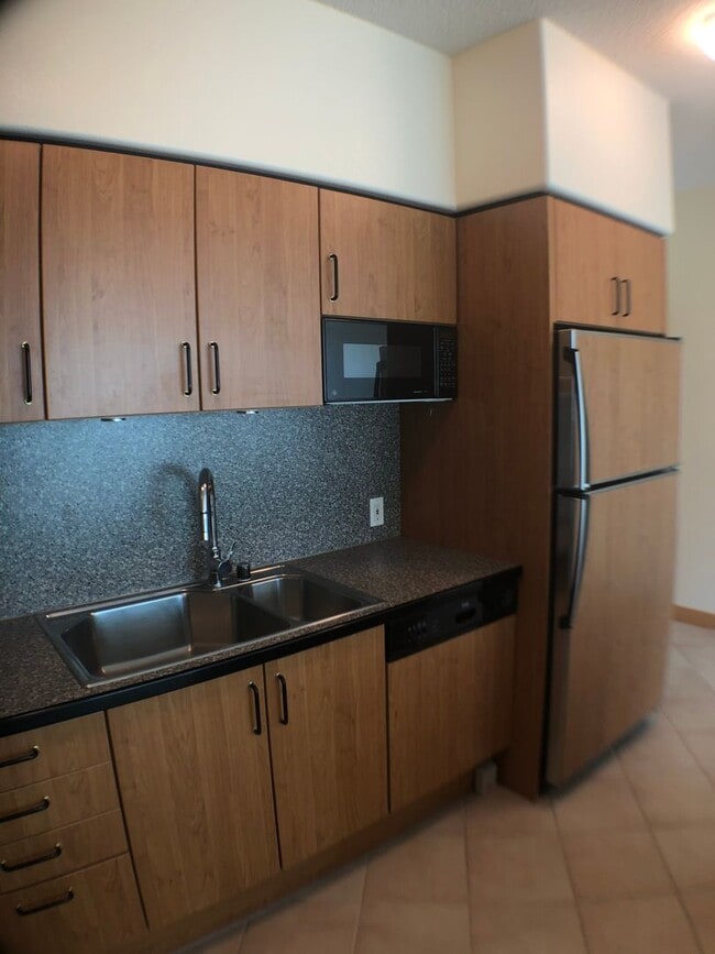 Photo - 1 bed, 1 bath, 1 parking with a lanai, located in One Archer Lane!