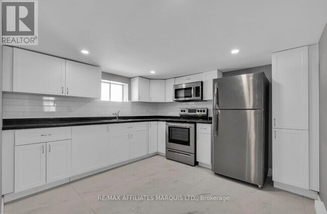Photo - 127 New St