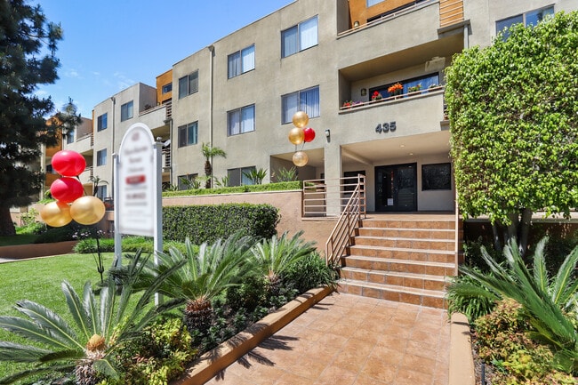 Hawthorne Apartments