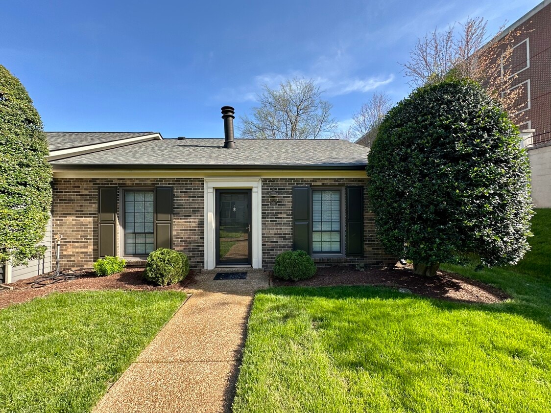 Photo - 106 Academy Sq (Nashville, TN)