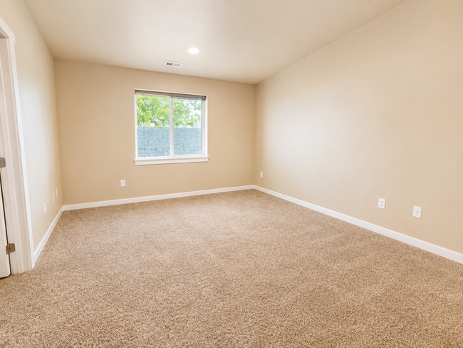 Photo - Beautiful 3-Bedroom Home with Two Primary Suites