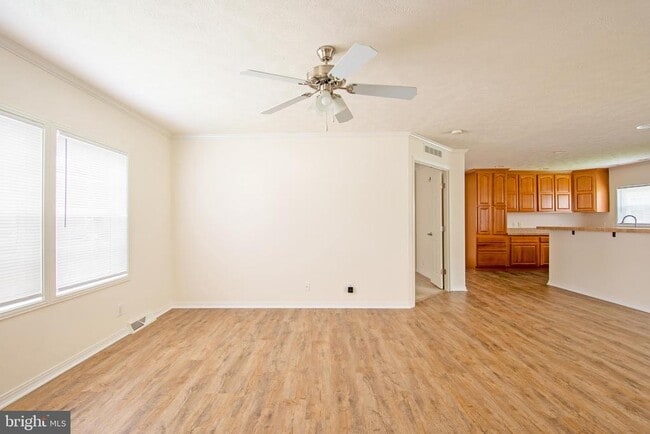 Photo - 192 Daffodil Dr