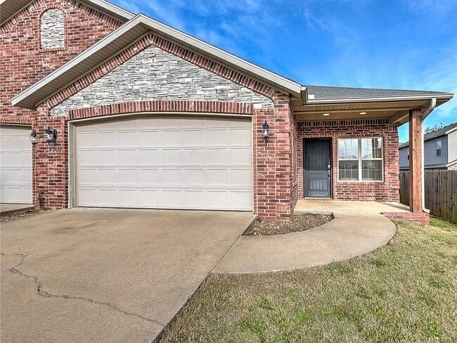 Building Photo - 4902 SW Fieldstone Blvd Rental